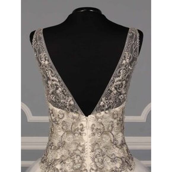 KENNETH POOL Giada K436 V Neck Sleeveless Ballgown Beaded Tulle Wedding Dress 10 - Picture 9 of 12